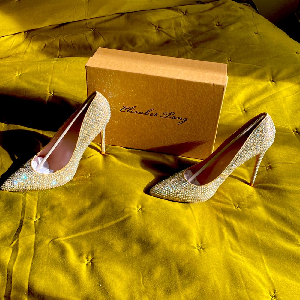 Never worn perfect condition Elizabeth Lang